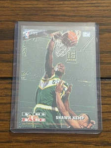 Shawn Kemp / Laettner 1993-94 Hoops Face to Face Insert #FTF3 SuperSonics - Picture 1 of 2