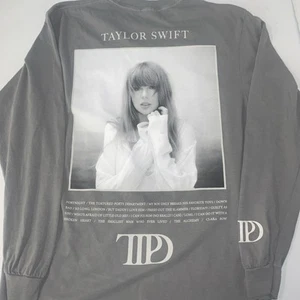 Taylor Swift The Tortured Poets Department Large graues Langarmshirt TTPD - Bild 1 von 6