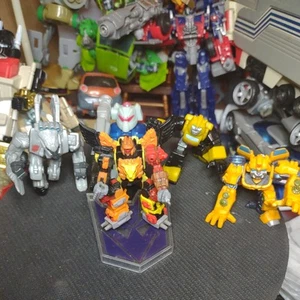 Titanium Series Predaking Mini, Robot Heroes Sideswipe & Bumblebee, McD's Tankor - Picture 1 of 24
