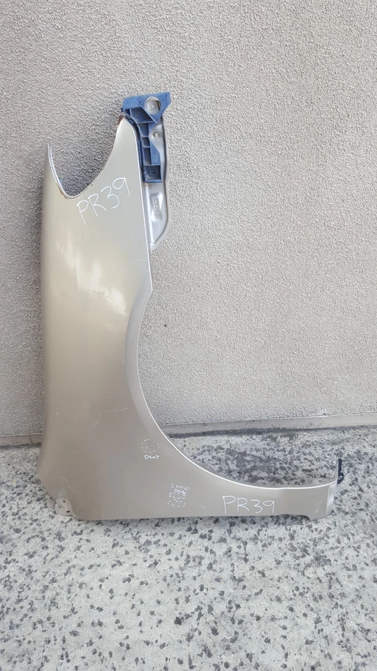 Toyota Corolla 2003-2008 panel de guardabarros del pasajero derecho OEM PR39 Foto 1 de 4