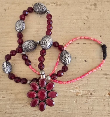 Vintage Collana in Vetro con Fiore in Radica di Rubino e Argento Anni 70 - Immagine 1 di 4