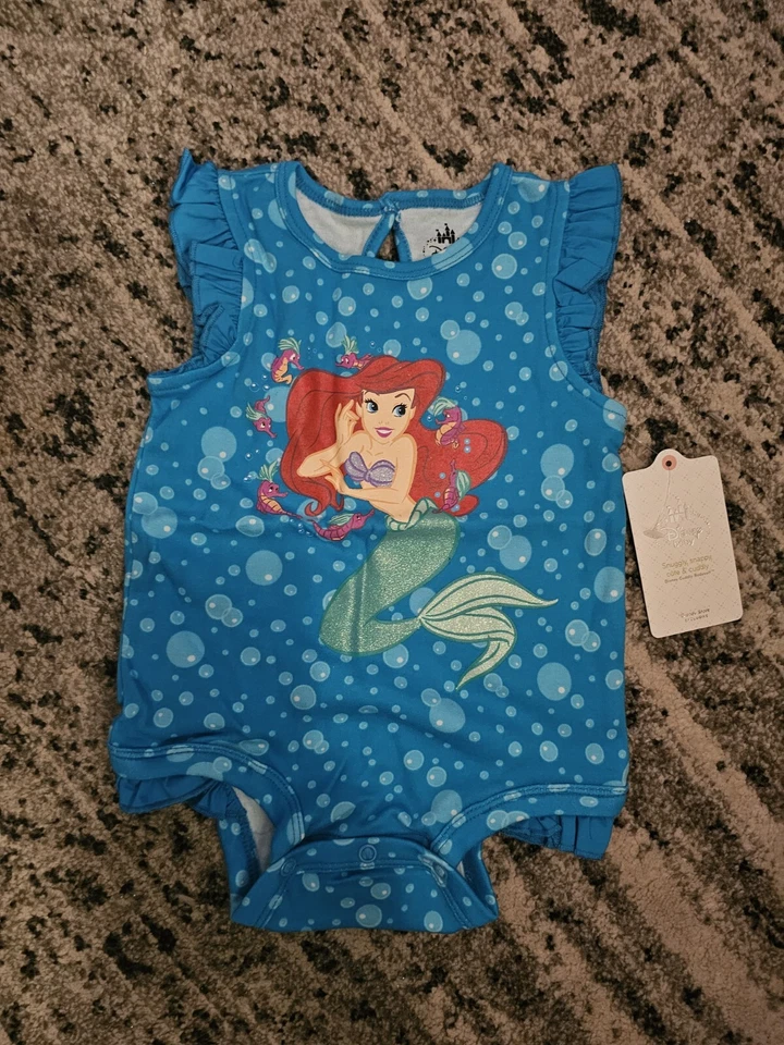 NUEVO Body Sirenita Bebé Ariel Disney Store 6/12 Meses Conjunto Una Pieza Foto 1 de 1