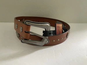 Wrangler Women's Size M Cognac Brown Concho Buckle Leather Western Belt - Picture 1 of 16
