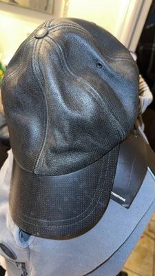 Chapéu de couro preto Armani Exchange (vintage)  - Imagem 1 de 4