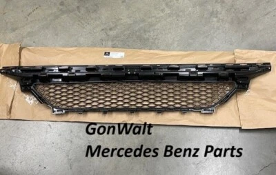 Parrilla inferior delantera negra Mercedes Benz C 43 63 300 400 AMG 15-23 OE 2058856504 Foto 1 de 4