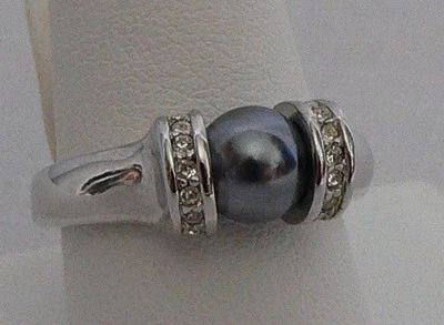 Anillo Park Lane "ENVY" Gris Plateado Peal con Cristales Bonito TALLA 10 Reg. $45 Foto 1 de 4