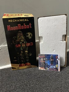 MOONROBOT Robby the Robot Ribbon Robot reproduction Tin Toy Wind-Up. (M) - Picture 1 of 21