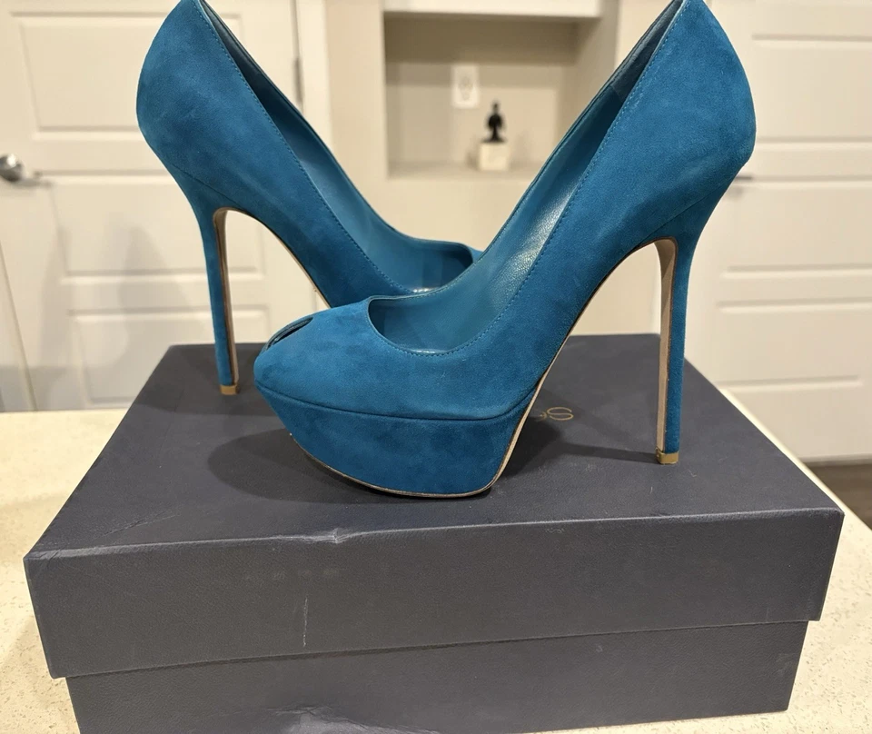 $975 Sergio Rossi Azul Teal Cachet Gamuza Celebridad Tacones Stiletto Zapatos 36.5 con Caja Foto 1 de 4