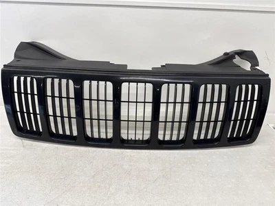 Grille Laredo Painted Fits 05-07 GRAND CHEROKEE 1970952 - Image 1 of 4