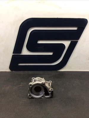 Hyundai Sonata 2008 - carcasa de bomba de agua Foto 1 de 4