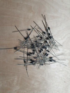 Diode 1N4005, 600V, 1A, Gleichrichter, Schaltdiode, 50 Stück, lose - Bild 1 von 1
