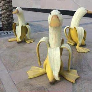 1PCS Banana Duck Creative Garden Decor Sculptures Yard Vintage Gardening Decor - Picture 1 of 24