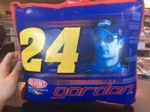 ** #24 JEFF GORDON DUPONT NASCAR RACING PILLOW WINNERS CIRCLE 2005 B55 - Picture 1 of 2