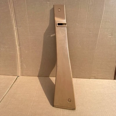 Volvo 940 Sedán Vagón Delantero Izquierdo Pilar B Marrón 1349819 Foto 1 de 4