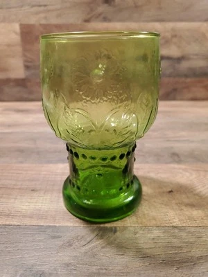 Cristalería Anthropologie Helianthus copa de agua de vidrio verde flor floral de 5" Foto 1 de 4