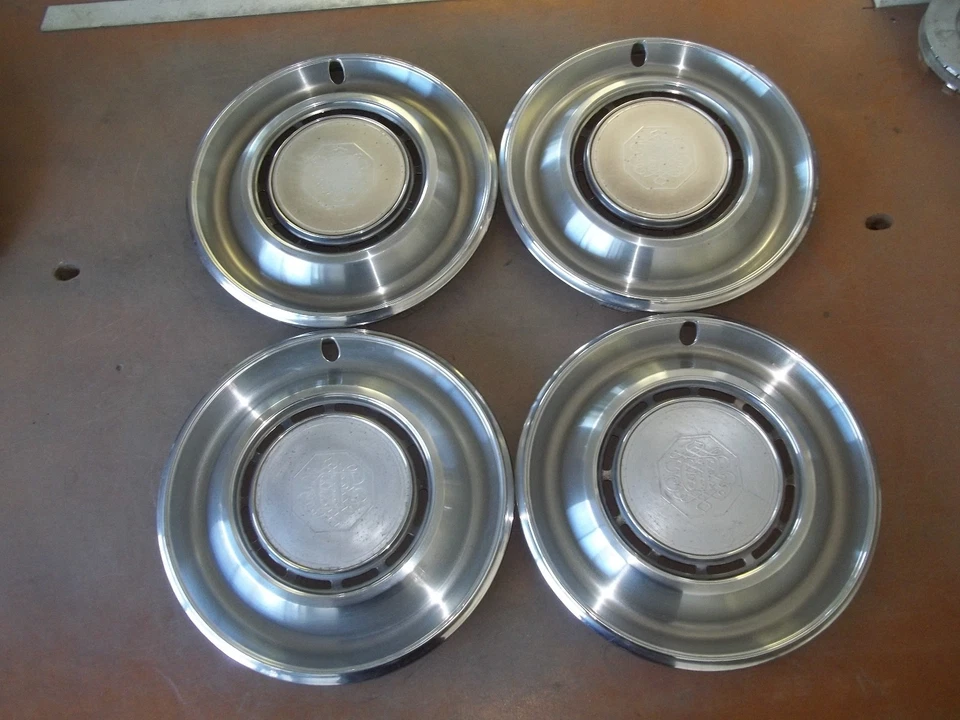 Pontiac Grand Prix 1975 75 1976 76 tapacubos llanta tapacubos 15" OEM 5040 4 Foto 1 de 4