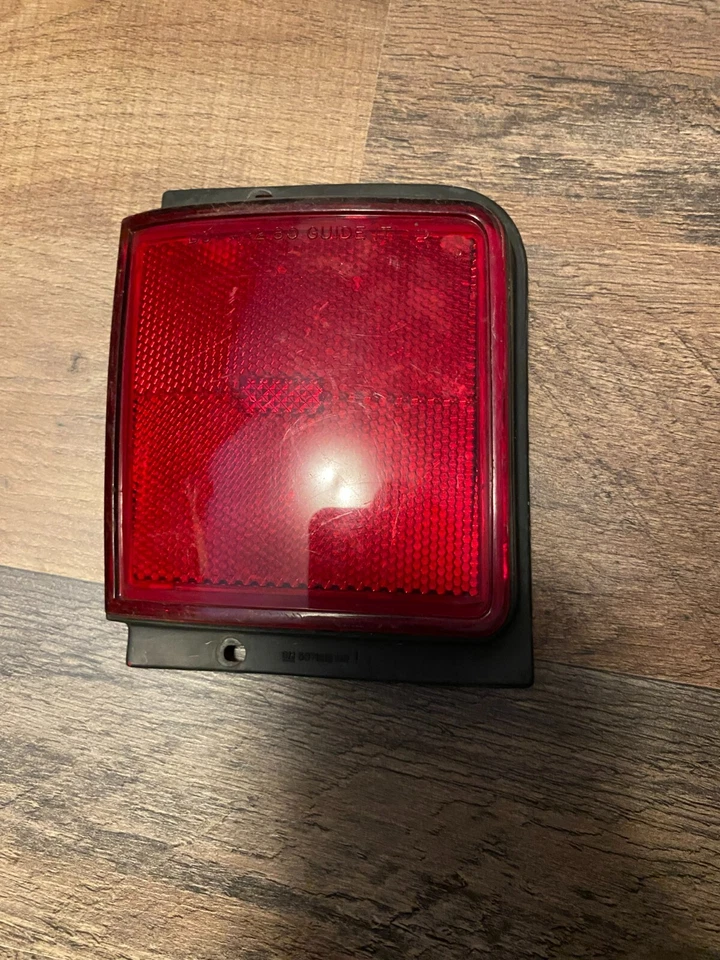 1980-1987 Chevy Chevrolet Chevette Pontiac T1000 destro luz indicadora traseira direita - Imagem 1 de 4