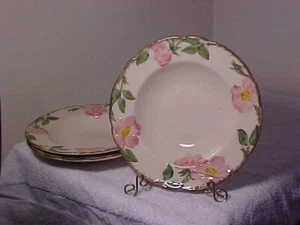 Juego de 3 cuencos de sopa con borde de rosa del desierto franciscano de 8 1/2" - Imagen 1 de 3