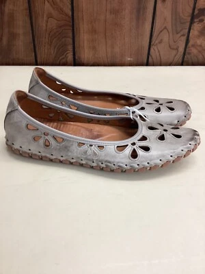 Spring Step pewter flower Cutout Leather slip on Shoe Womens - Image 1 of 4
