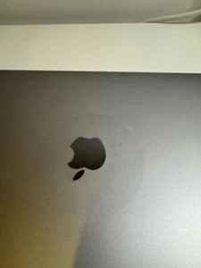 Macbook Air 13 2018 1.6 GHz CORE i5 8 gb ram 128 gb storage - Picture 1 of 11