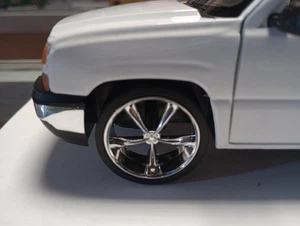 #2005 MOTORMAX 1/25 SCALE WHEELS & TIRES FOR UPGRADING 2006 CHEVY SILVERADO 1500 - Picture 1 of 20