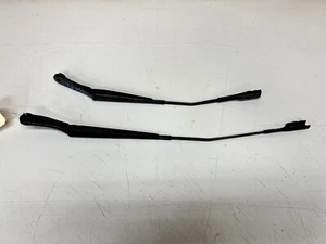 17-19 ALFA ROMEO GIULIA FRONT WINDSHIELD LEFT & RIGHT WIPER ARM SET, OEM LOT3569 - Picture 1 of 7