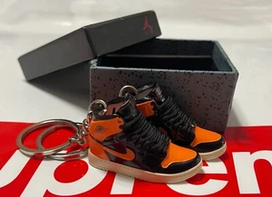 3D AJ1 Shattered Backboard 3.0 Baloncesto Llaveros Zapatilla Par Caja Regalo - Imagen 1 de 1