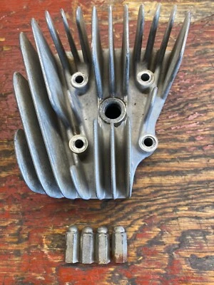 Yamaha GT1 GT80 GTMX MX80 1973-1982 culata y herrajes 374-11111-00-00 Foto 1 de 4