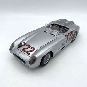 Modellino auto Minichamps 1/24 Mercedes Benz 300 SLR #722 Stirling Moss 1955 - Foto 1 di 9