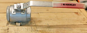 Válvula de bola de alta presión soldada con sello FNPT KECKLEY BVS6 1-1/2" - Imagen 1 de 8