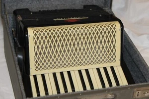 Hohner Akkordeon CANTULIA mit Original Koffer - Bild 1 von 10