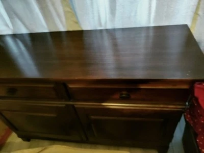 Beautiful Credenza/Buffet In Great condition. Ive Downsized And Have No Use 4 It - Image 1 of 4