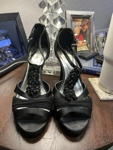 Style & Co 3 Inch Heels Size 9 Black Ruffle T-Strap Sandals Satin Open Toe - Picture 1 of 4