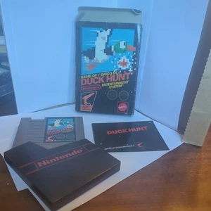 Duck Hunt Nintendo Nes 5 Screw Complete Boxed CIB PAL with Protector - Picture 1 of 6
