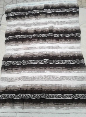 Manta De Colección Acrílico Peso Pesado Marrón, Blanco Tostado Con Flecos 55X36 Foto 1 de 3