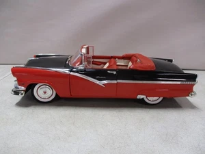 Ford Sunliner 1956 American Muscle 1/18 - Imagen 1 de 6