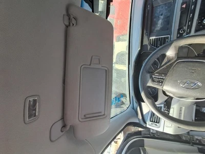 Used Left Sun Visor fits: 2016 Hyundai Sonata roof illuminated VIN 2 5th digit m - Image 1 of 4