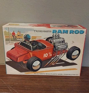 LINDBERG "C" ALTERED ROADSTER RAM ROD MODELLBAUSATZ IM MASSSTAB 1:24  - Bild 1 von 9