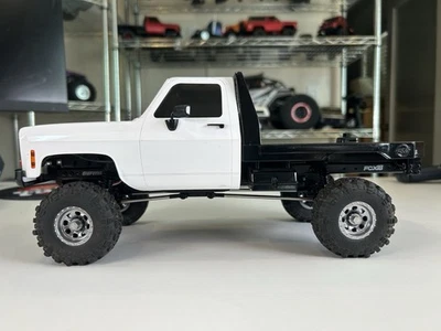 FairRC FMS FCX18 1/18 K10 Flatbed Classic Mod RTR Crawler White - Image 1 of 4