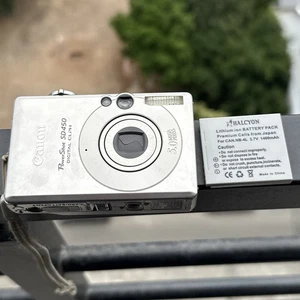 Canon PowerShot SD450 Silver 3x Optical Zoom 5.0 Mega Pixels Digital Elph Camera - Picture 1 of 20