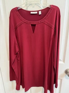 Susan Graver XL Maroon Top Liquid Knit Key Hole Neck Red Crystal Studs Preowned - Bild 1 von 13