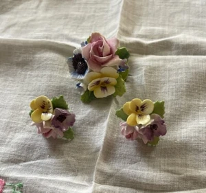 Vintage 3 Pc CROWN STAFFORDSHIRE Porcelain Flowers Pin & Clip Earrings Exquisite - Picture 1 of 7