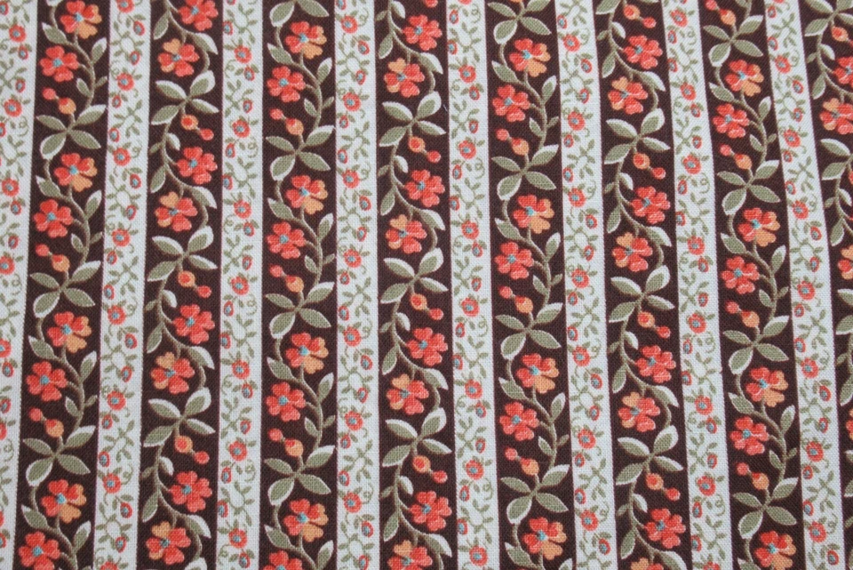 Tela 100% Algodón CUARTO GRASO Naranja Óxido Flores en Marrón Crema Rayas Foto 1 de 4