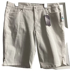 Gloria Vanderbilt Amanda Bermuda Jean Shorts Vintage White NWT - Picture 1 of 8
