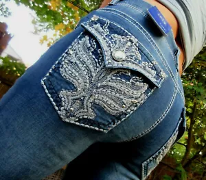 Women's Apt. 9 Mid Rise Med Wash Bling Capris Cropped Jean Size 16 NEW - Picture 1 of 6