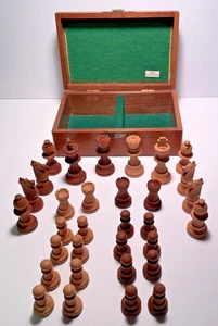 Lardy 1950's French Boxwood Chess Set 32 Pc. Felt Lined Weighted King 2 3/4" Box - Picture 1 of 21