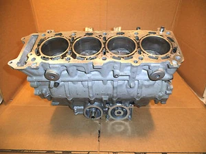 SUZUKI GSXR600 ENGINE BLOCK GSXR 600 2001 11301-39841 jh - Picture 1 of 11