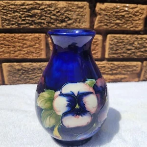 Vintage Moorcroft Pansies Dark Blue Back Ground 6 1/4" Vase Signed W Moorcroft - Picture 1 of 11