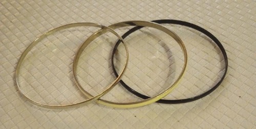 OFF WHITE Pila di 3 palline sottili smalto bianco nero e argento chiaro taglie corrispondenti