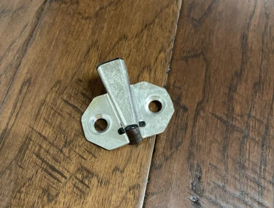 2005 Chrysler Crossfire SRT6 TRAVA DE PORTA STRIKER ESQUERDA OU DIREITA FABRICANTE DE EQUIPAMENTO ORIGINAL - Imagem 1 de 4